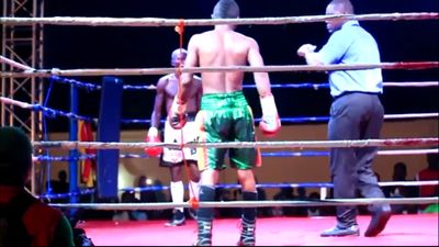 Joseph Agbeko vs. Frank Kiwalabye 050.jpg