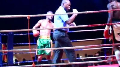 Joseph Agbeko vs. Frank Kiwalabye 054.jpg