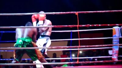 Joseph Agbeko vs. Frank Kiwalabye 056.jpg