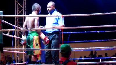 Joseph Agbeko vs. Frank Kiwalabye 068.jpg