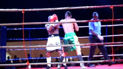 Joseph Agbeko vs. Frank Kiwalabye 072.jpg