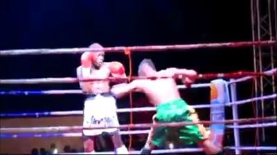 Joseph Agbeko vs. Frank Kiwalabye 077.jpg