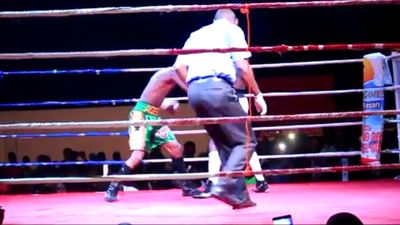 Joseph Agbeko vs. Frank Kiwalabye 079.jpg