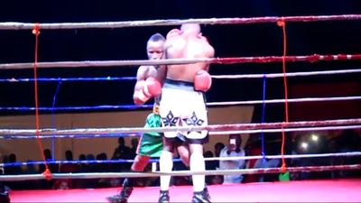 Joseph Agbeko vs. Frank Kiwalabye 084.jpg