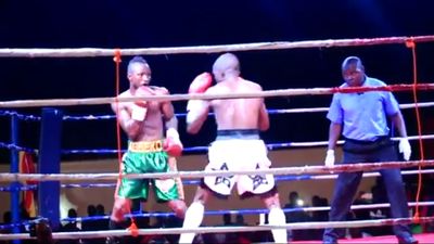 Joseph Agbeko vs. Frank Kiwalabye 089.jpg