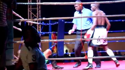 Joseph Agbeko vs. Frank Kiwalabye 094.jpg