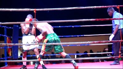 Joseph Agbeko vs. Frank Kiwalabye 096.jpg