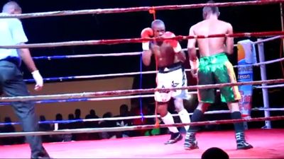 Joseph Agbeko vs. Frank Kiwalabye 100.jpg