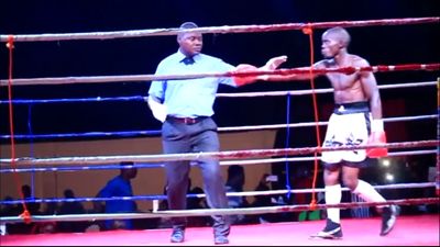 Joseph Agbeko vs. Frank Kiwalabye 116.jpg