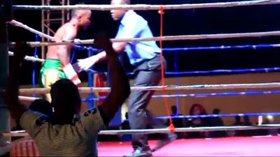 Joseph Agbeko vs. Frank Kiwalabye 121.jpg