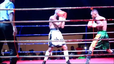 Joseph Agbeko vs. Frank Kiwalabye 131.jpg