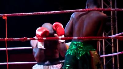 Joseph Agbeko vs. Frank Kiwalabye 143.jpg