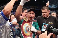 File:Juan Manuel Lopez vs. Orlando Salido.01.jpg