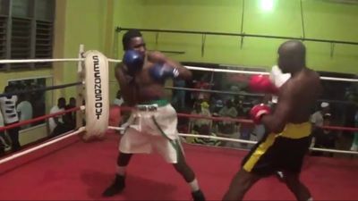 Kabiru Towolawi vs. Mike Kwakuvi 007.jpg