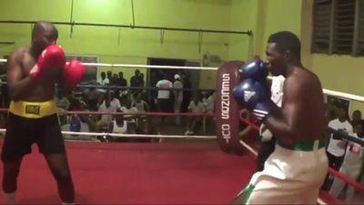 Kabiru Towolawi vs. Mike Kwakuvi 010.jpg