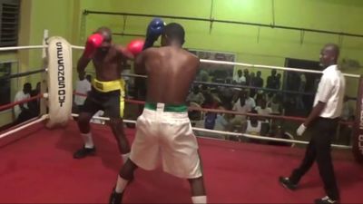 Kabiru Towolawi vs. Mike Kwakuvi 011.jpg