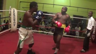 Kabiru Towolawi vs. Mike Kwakuvi 018.jpg