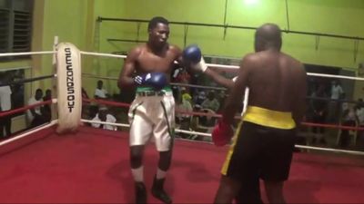 Kabiru Towolawi vs. Mike Kwakuvi 020.jpg