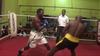 Kabiru Towolawi vs. Mike Kwakuvi 021.jpg