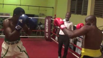 Kabiru Towolawi vs. Mike Kwakuvi 024.jpg
