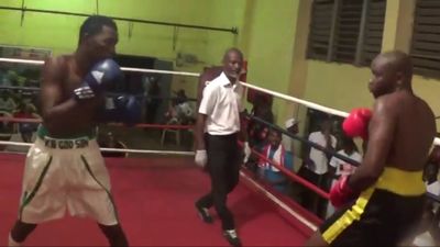 Kabiru Towolawi vs. Mike Kwakuvi 025.jpg