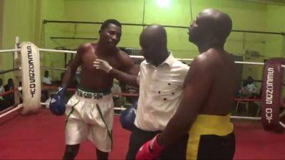 Kabiru Towolawi vs. Mike Kwakuvi 027.jpg