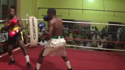 Kabiru Towolawi vs. Mike Kwakuvi 031.jpg