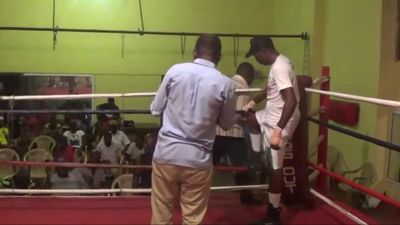 Kabiru Towolawi vs. Mike Kwakuvi 068.jpg