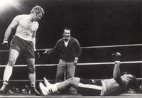 File:Kallie Knoetze vs. Mike Schutte.jpg