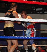 File:Kampfszene Jenny Retzke vs Angel McKenzie (re).jpg
