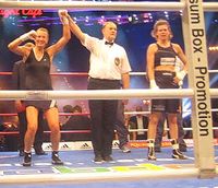 File:Karolina Lukasik vs. Heidi Hartmann.jpg
