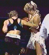 File:Kathy Collins vs. Helga Risoy (1st meeting).jpg
