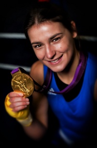 File:Katie Taylor with gold medal.jpg