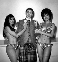 File:Ken Buchanan & babes.jpg