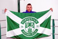 File:Kenny Anderson with Hibs flag c Luke Holt.JPG