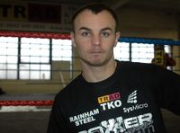 File:Kevin Mitchell TKO gym.jpg