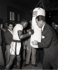 File:Kid Gavilan & Jim Norris.jpg