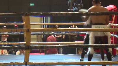 King Davidson vs. Ishmael Tetteh 003.jpg
