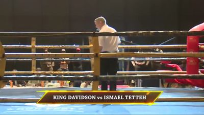King Davidson vs. Ishmael Tetteh 009.jpg