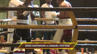 King Davidson vs. Ishmael Tetteh 010.jpg
