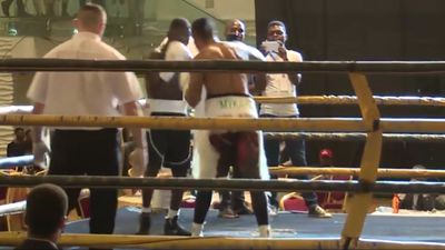 King Davidson vs. Ishmael Tetteh 011.jpg