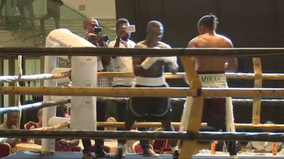 King Davidson vs. Ishmael Tetteh 014.jpg