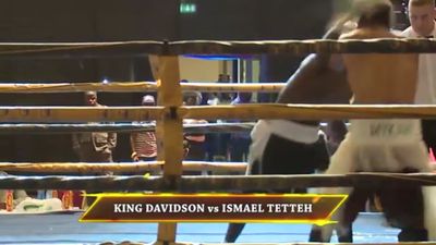 King Davidson vs. Ishmael Tetteh 017.jpg