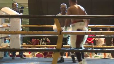King Davidson vs. Ishmael Tetteh 028.jpg