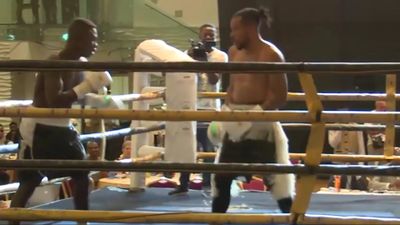 King Davidson vs. Ishmael Tetteh 029.jpg