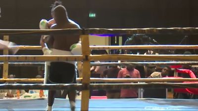 King Davidson vs. Ishmael Tetteh 038.jpg