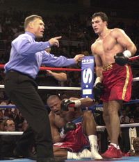 File:Klitschko-Mccline 52842929.jpg