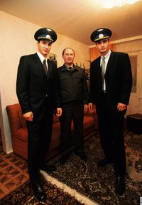 File:Klitschkos Vitali-Wladimir-and-Wladimir-Sr.Vladimir.jpg