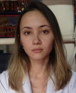 Larissa Fazzi.jpg