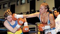 File:Laura Saperstein vs. Galina Gumliiska.jpg